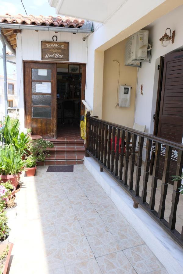 Taxiarchis Apartments Skiathos Exterior photo