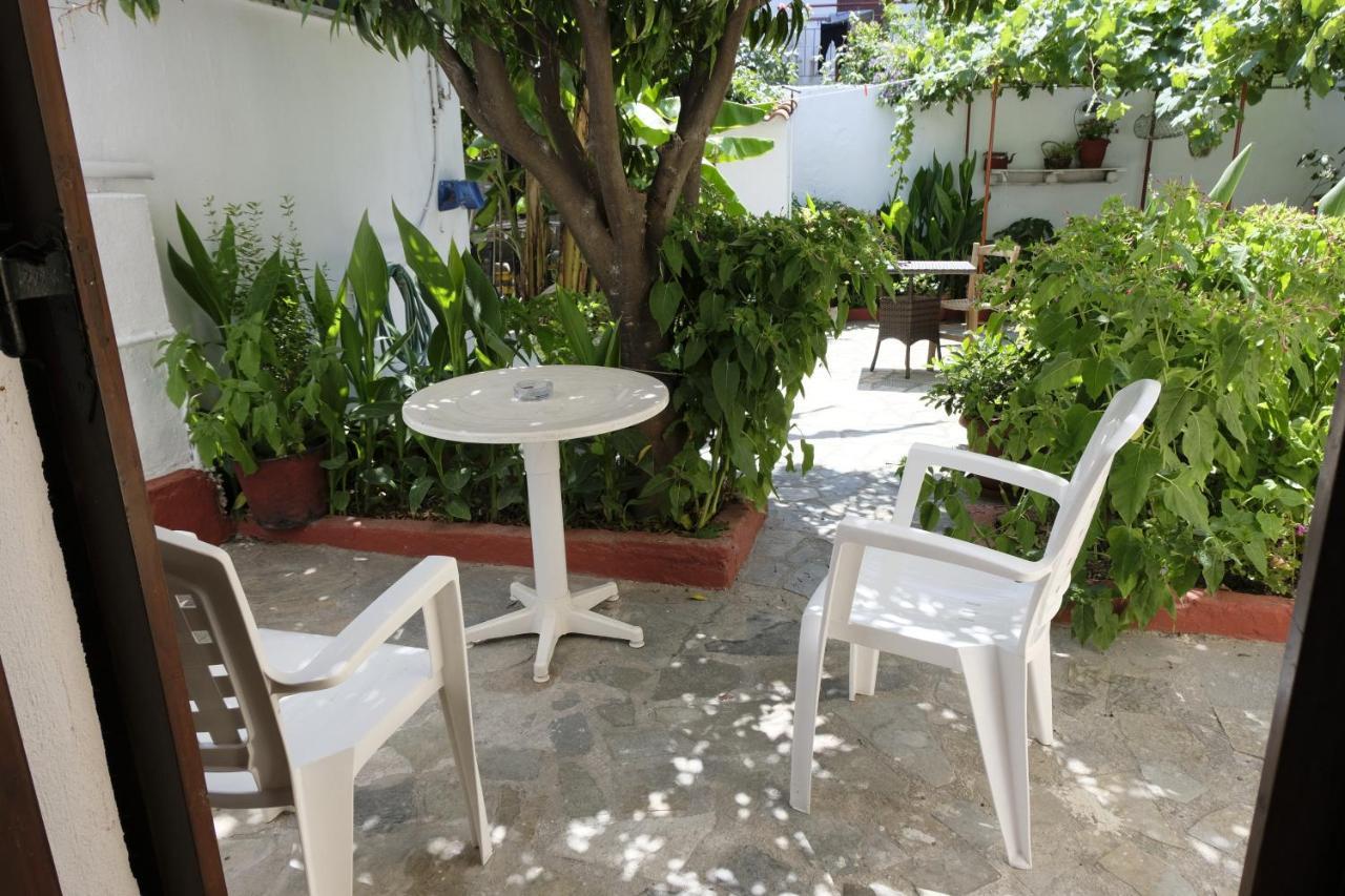 Taxiarchis Apartments Skiathos Exterior photo