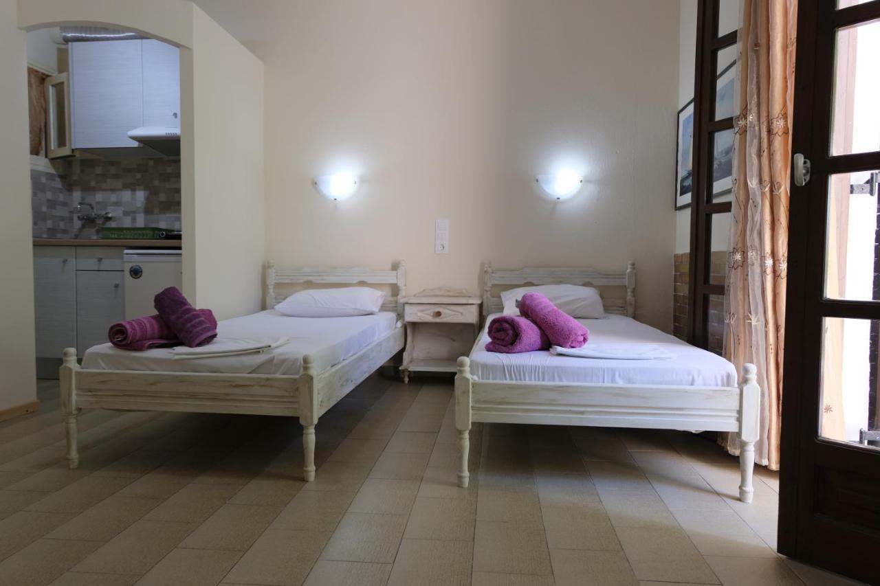 Taxiarchis Apartments Skiathos Exterior photo