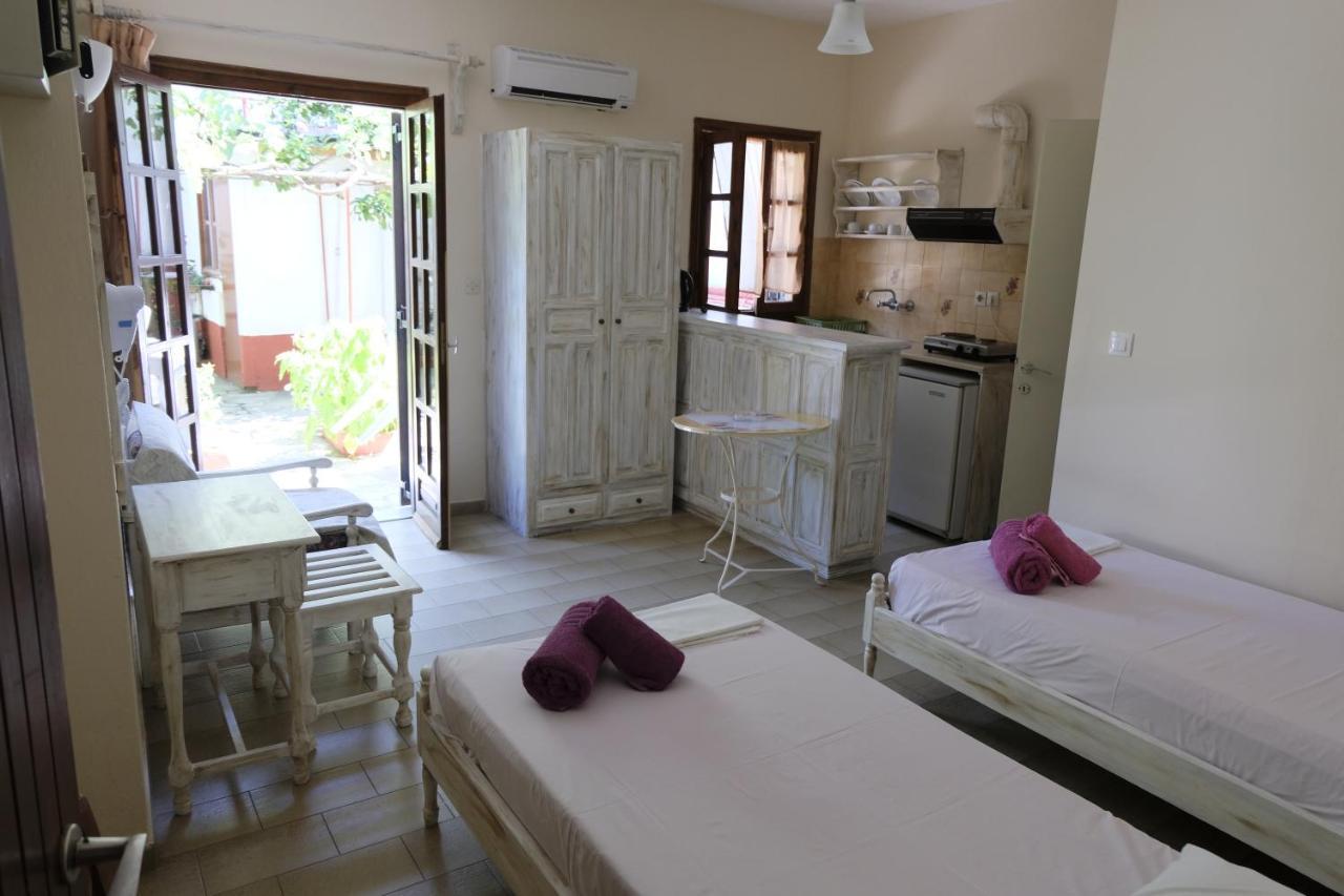 Taxiarchis Apartments Skiathos Exterior photo