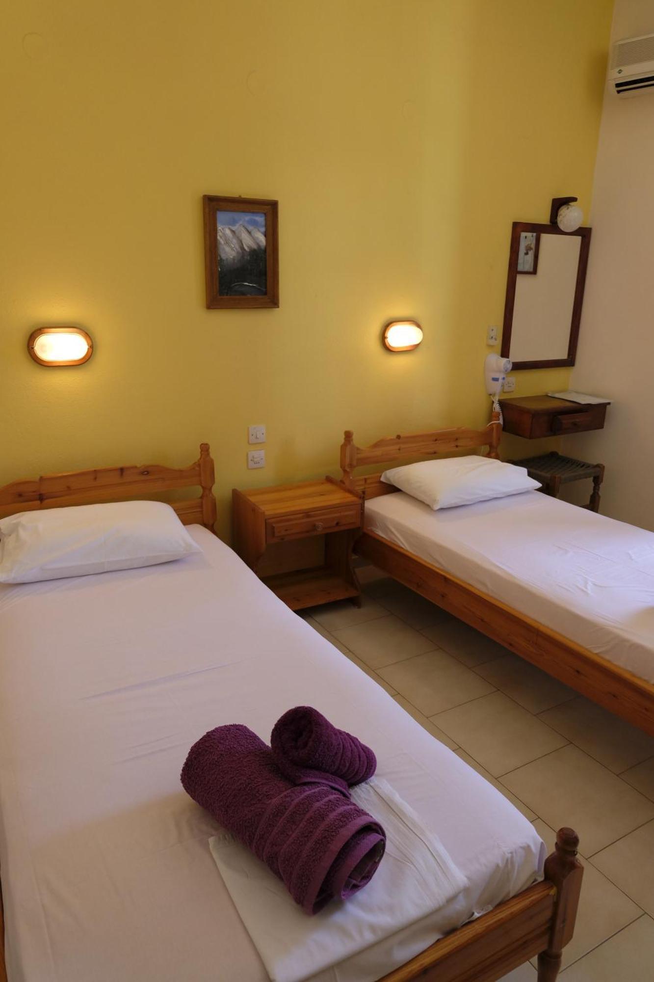 Taxiarchis Apartments Skiathos Room photo