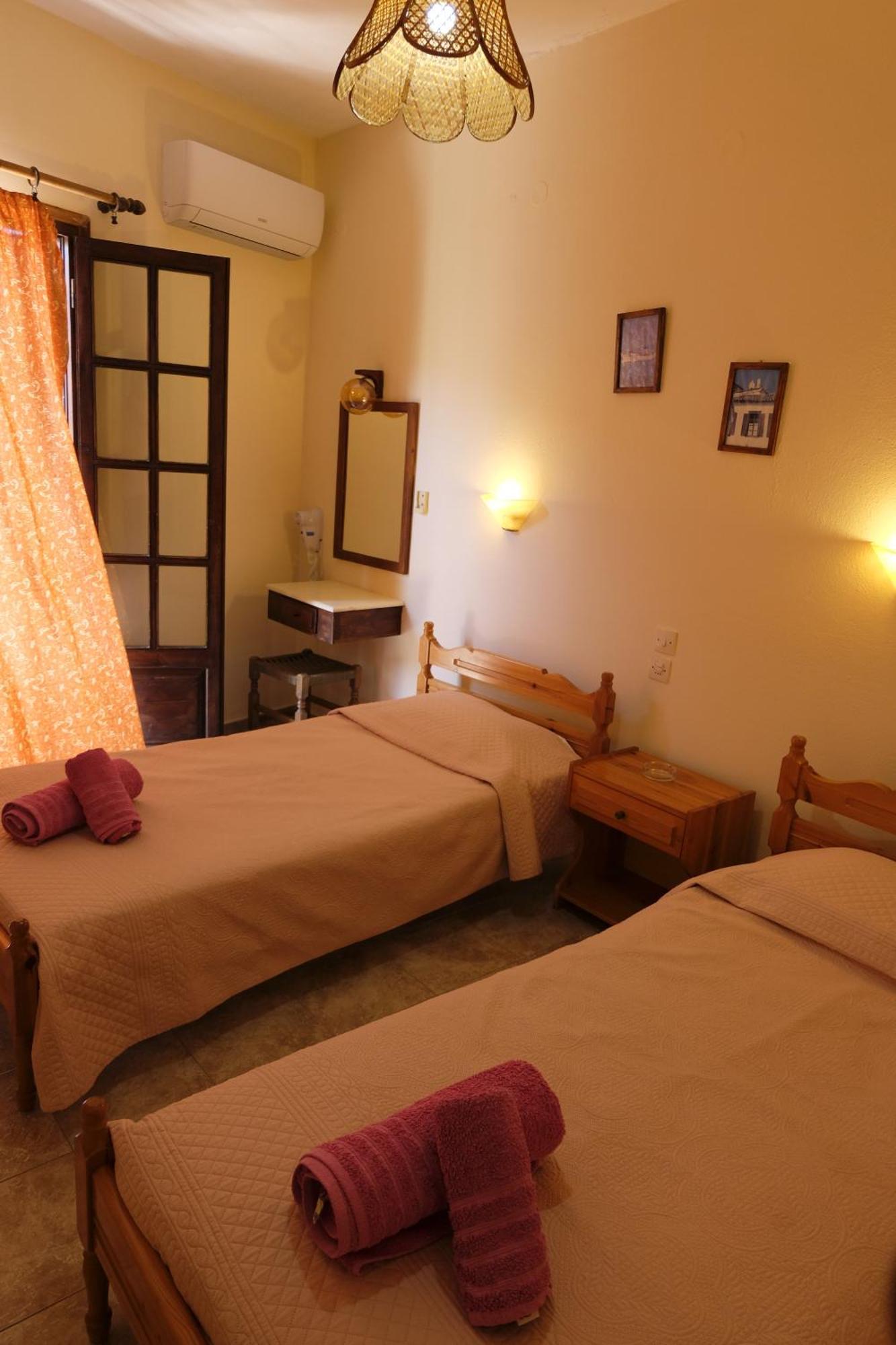 Taxiarchis Apartments Skiathos Room photo